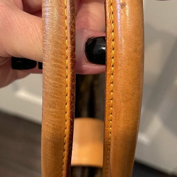 Rioni Satchel - Picture 5 of 9